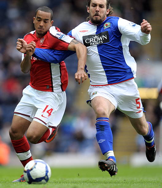 疑是世界上 疑是世界上